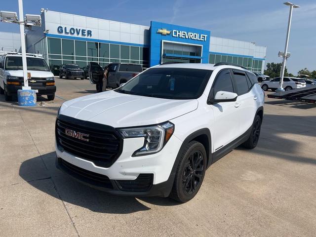Photo of 2022 Summit White GMC Terrain