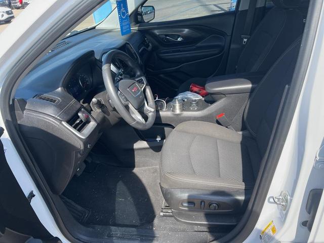 Photo of 2022 Summit White GMC Terrain