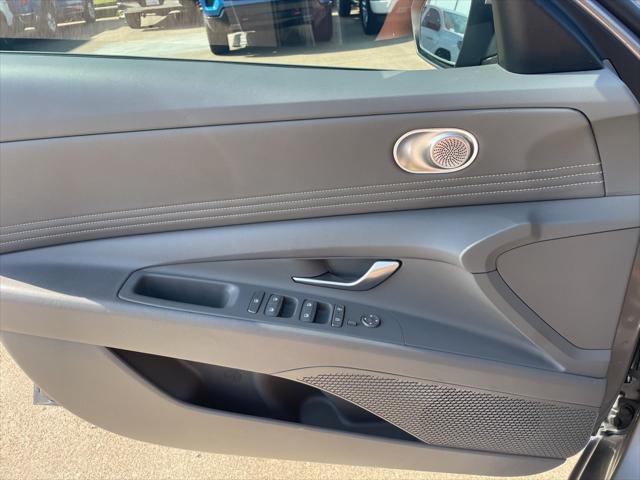 Photo of 2024 Fluid Metal Hyundai ELANTRA