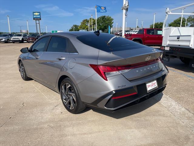 Photo of 2024 Fluid Metal Hyundai ELANTRA