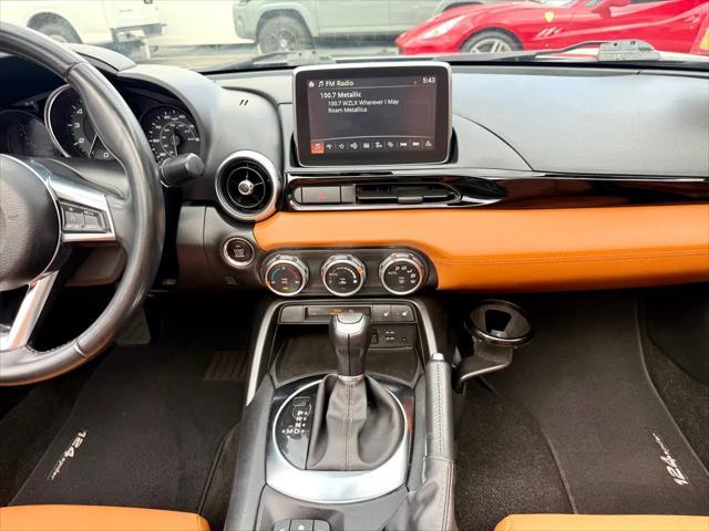 Photo of 2018 Mare Blue Metalic FIAT 124 Spider