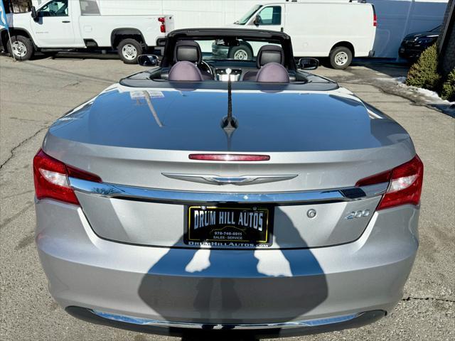 Photo of 2014 Billet Silver Metallic Clearcoat Chrysler 200