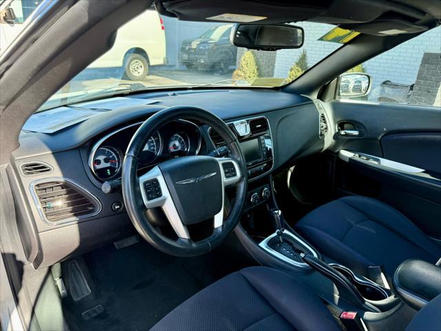 Photo of 2014 Billet Silver Metallic Clearcoat Chrysler 200