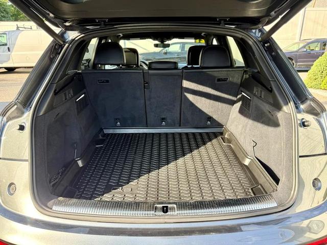 Photo of 2021 Gray Audi SQ5