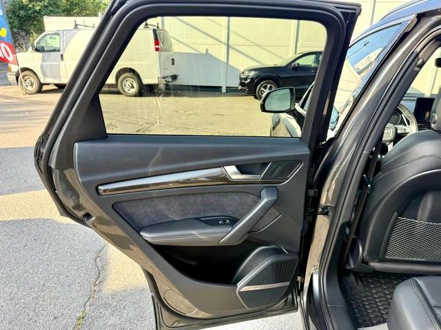 Photo of 2021 Gray Audi SQ5