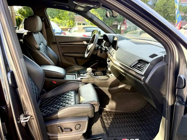 Photo of 2021 Gray Audi SQ5