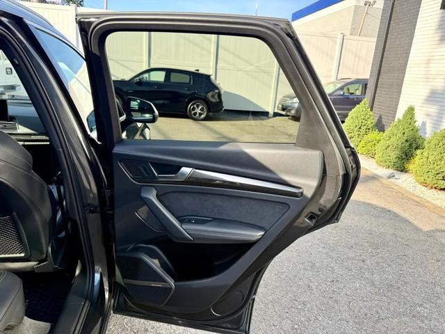 Photo of 2021 Gray Audi SQ5