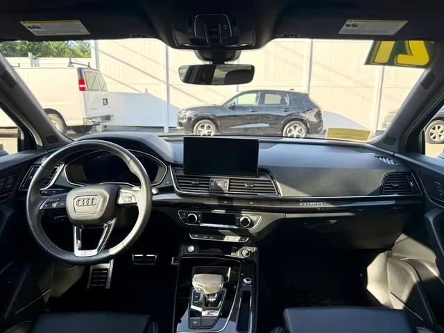 Photo of 2021 Gray Audi SQ5