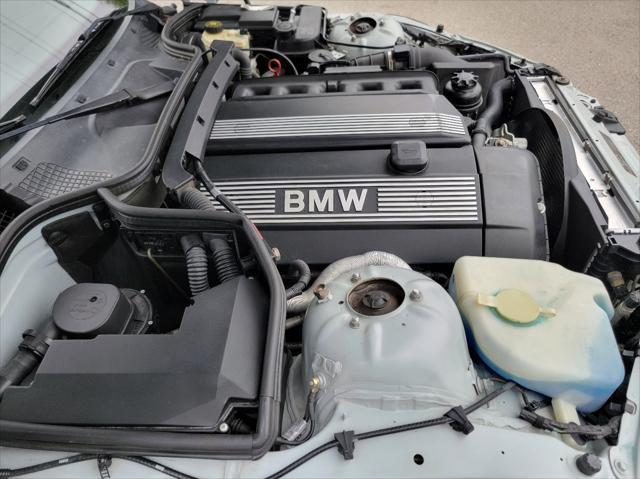 Photo of 2000 Titanium Silver Metallic BMW Z3