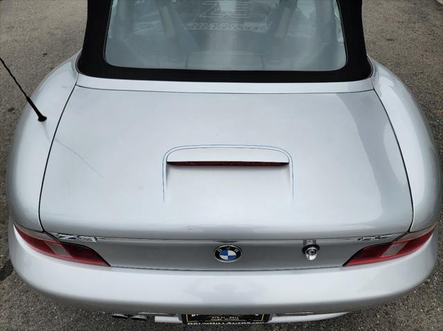 Photo of 2000 Titanium Silver Metallic BMW Z3