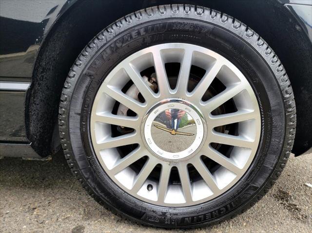 Photo of 2004 Evening Black Ford Thunderbird