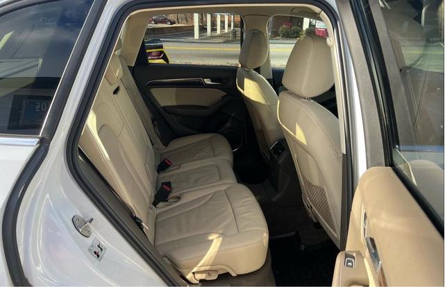 Photo of 2016 White Audi Q5
