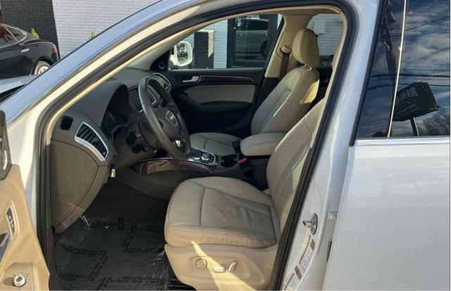 Photo of 2016 White Audi Q5