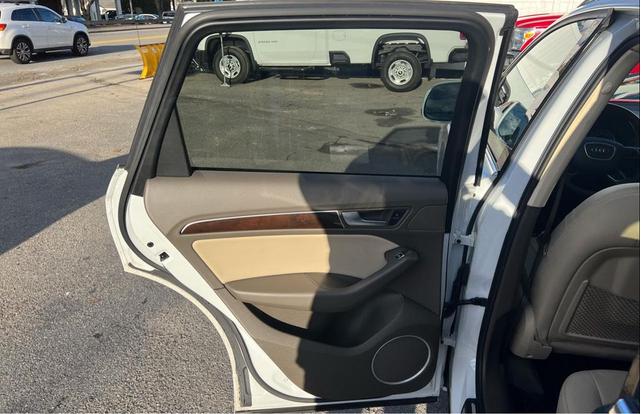 Photo of 2016 White Audi Q5