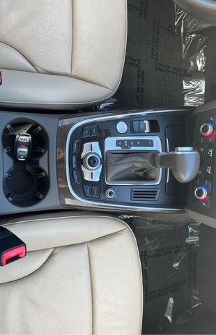 Photo of 2016 White Audi Q5