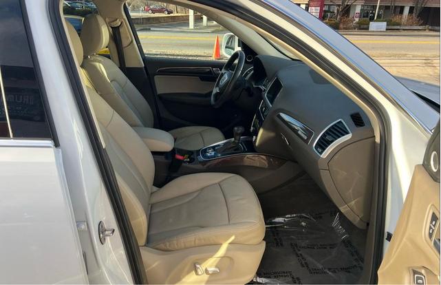 Photo of 2016 White Audi Q5