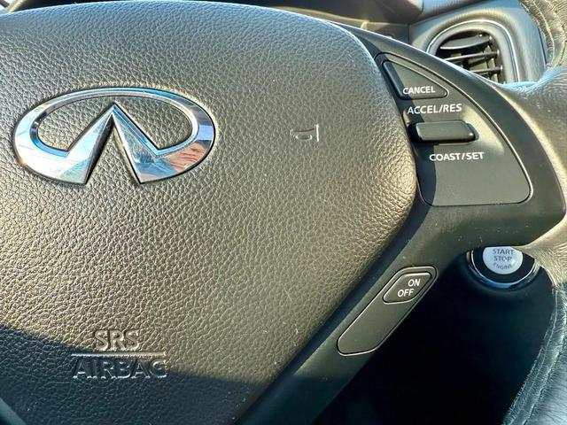 Photo of 2016 Majestic White INFINITI QX50