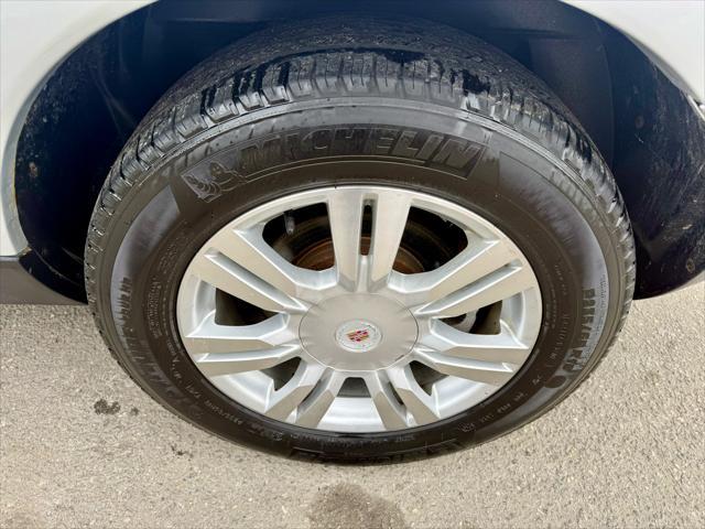 Photo of 2011 Silver Cadillac SRX
