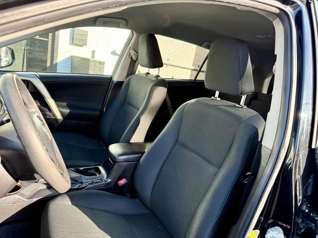 Photo of 2014 Black Toyota RAV4