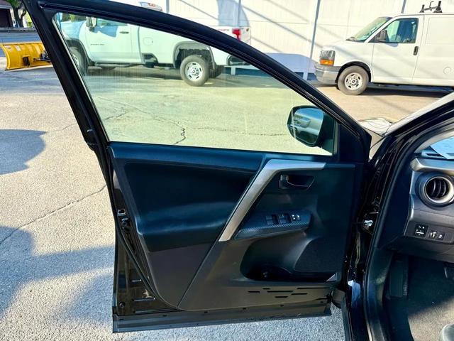 Photo of 2014 Black Toyota RAV4
