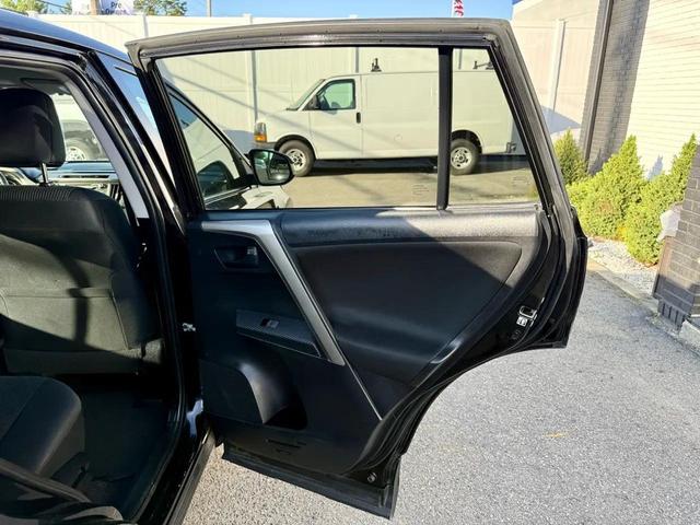 Photo of 2014 Black Toyota RAV4
