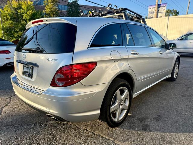 Photo of 2010 Silver Mercedes-Benz R-Class