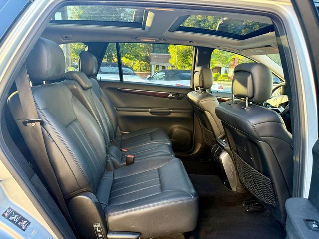 Photo of 2010 Silver Mercedes-Benz R-Class