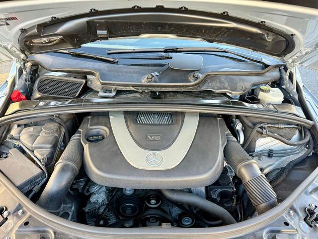 Photo of 2010 Silver Mercedes-Benz R-Class