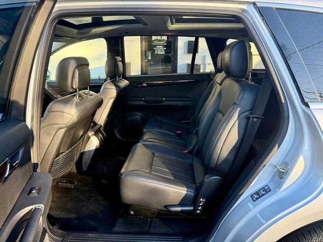 Photo of 2010 Silver Mercedes-Benz R-Class