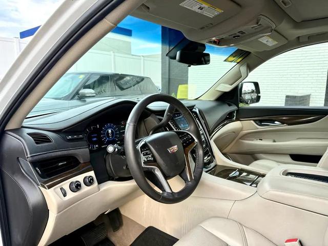Photo of 2018 Crystal White Tricoat Cadillac Escalade