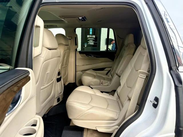 Photo of 2018 Crystal White Tricoat Cadillac Escalade