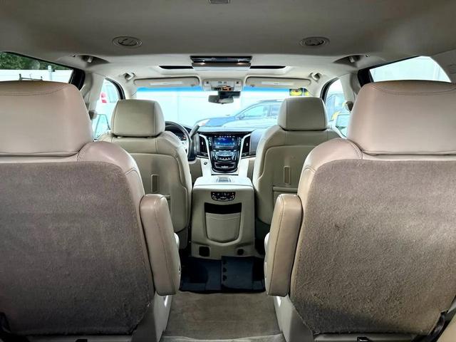 Photo of 2018 Crystal White Tricoat Cadillac Escalade