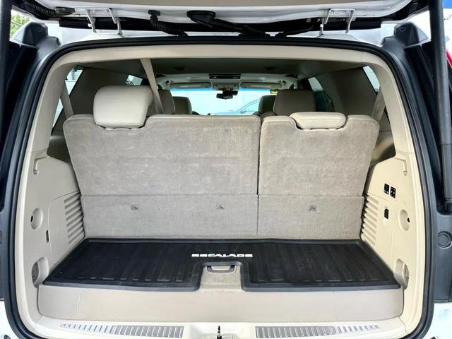 Photo of 2018 Crystal White Tricoat Cadillac Escalade