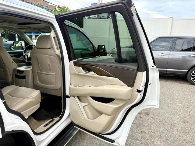 Photo of 2018 Crystal White Tricoat Cadillac Escalade