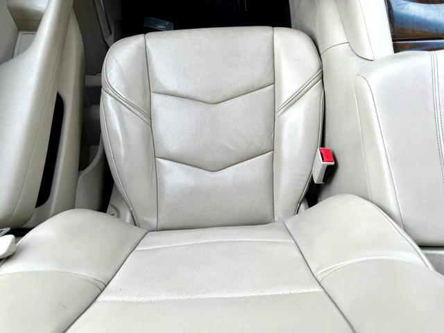 Photo of 2018 Crystal White Tricoat Cadillac Escalade