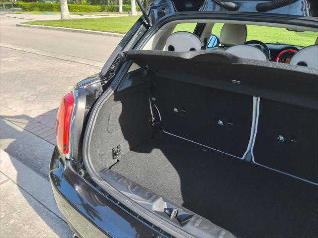 Photo of 2020 Black MINI Hardtop