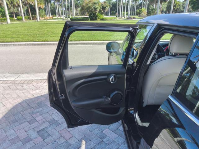 Photo of 2020 Black MINI Hardtop