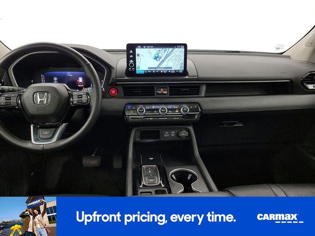 Photo of 2023 Gray Honda Pilot