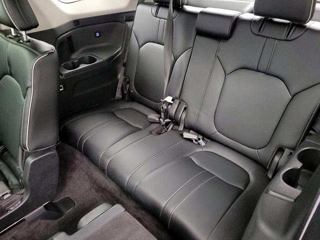 Photo of 2023 Gray Honda Pilot