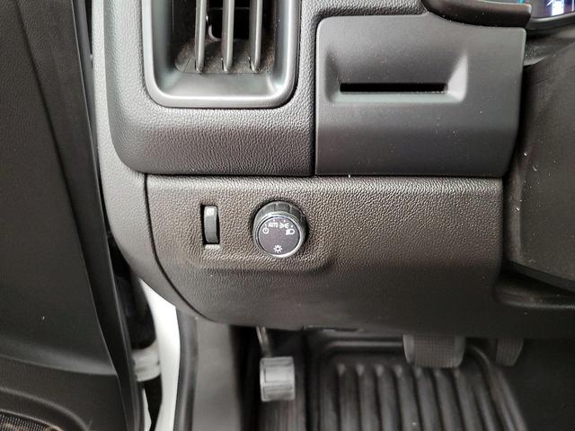 Photo of 2022 White Chevrolet Colorado