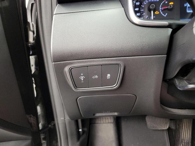 Photo of 2022 Black Hyundai SANTA CRUZ