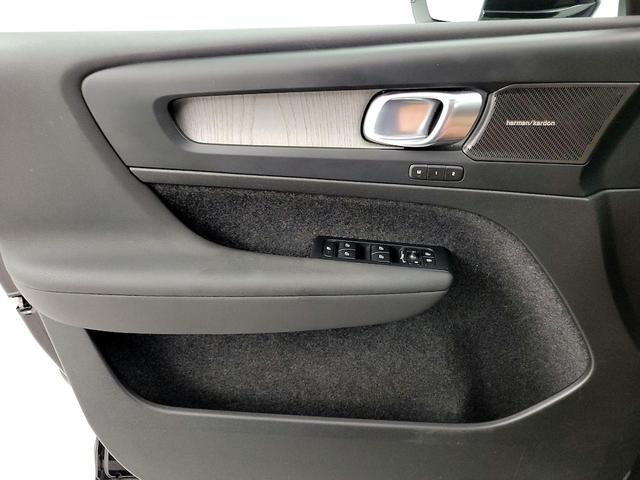 Photo of 2023 Black Volvo XC40