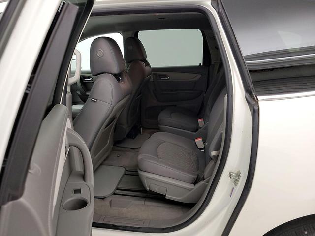 Photo of 2015 White Chevrolet Traverse