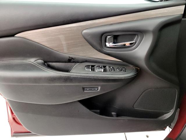 Photo of 2017 Red Nissan Murano