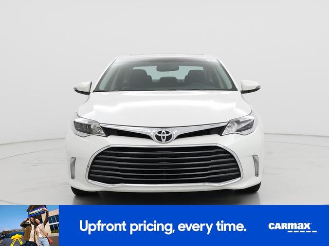 Photo of 2016 White Toyota Avalon