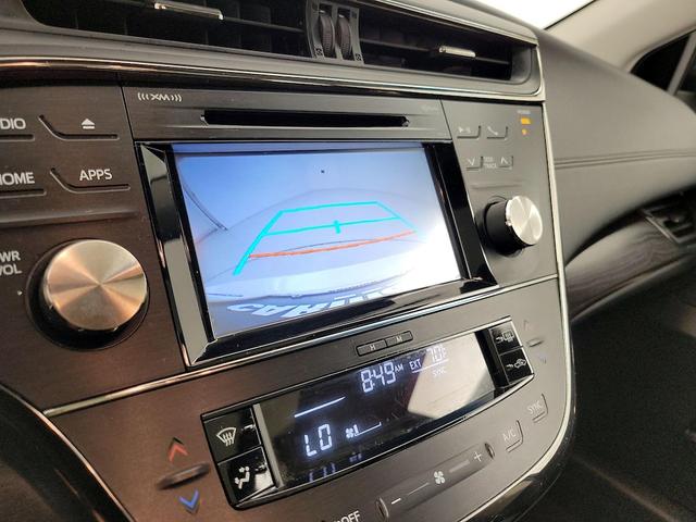 Photo of 2016 White Toyota Avalon