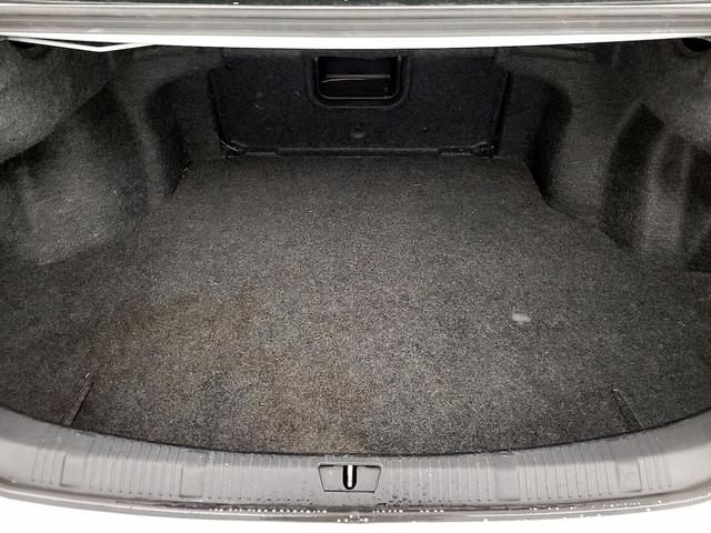 Photo of 2016 White Toyota Avalon