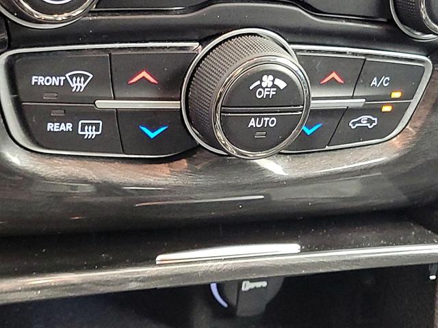 Photo of 2021 Orange Chrysler 300