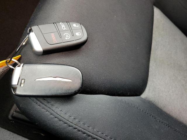 Photo of 2021 Orange Chrysler 300