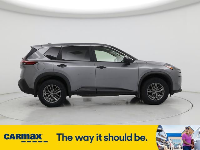 Photo of 2021 Gray Nissan Rogue